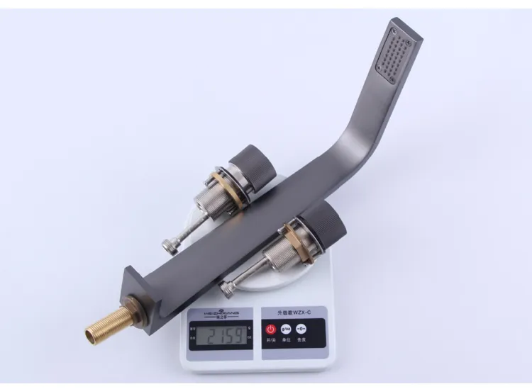 Locke Series High Quality Brass Tap Split Sink Sanitary Ware Bathroom New Design Kitchen Faucet Basin Mixer Tap (ZF-2021C)