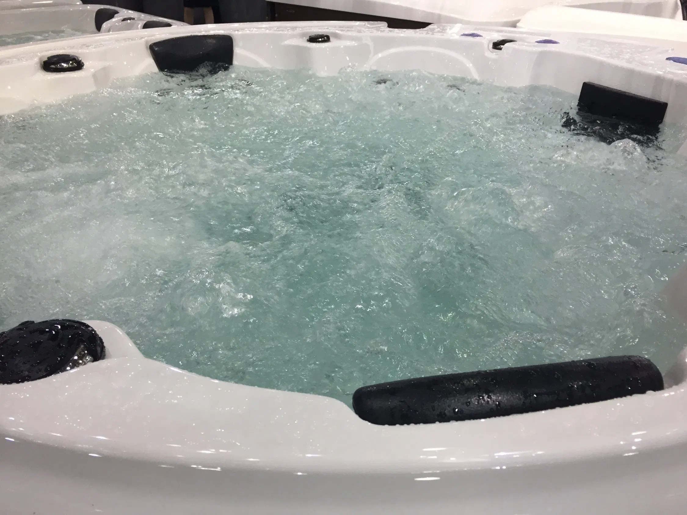 Outdoor Freestanding Whirlpool Massage SPA Jacuzzi