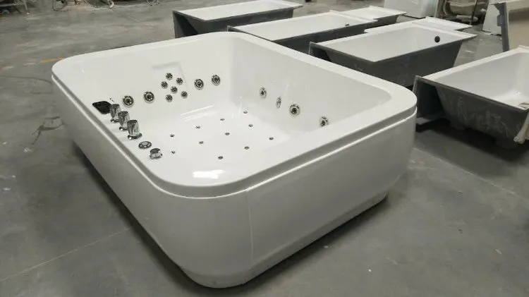 WOMA 3 Person Big Size Hot Sale Ce Certificate Hydro Massage Jacuzzi Bathtub (Q363)